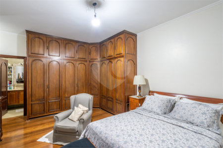 Casa à venda com 6 quartos, sendo 2 suítes, em Jardim Primaveril, Três Lagoas, MS