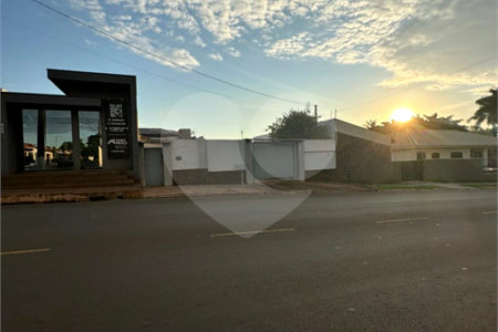 Casa à venda com 3 quartos, sendo 1 suíte,  em Vila Lacíria, Ponta Porã, MS