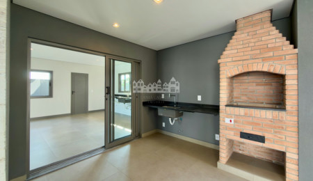 Casa à venda no bairro Loanda em Atibaia com 3 suítes e terraço solarium