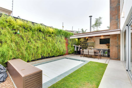 Casa à venda com 4 suítes no condomínio Jardim Flora, São Paulo - SP
