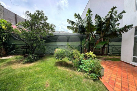 Casa à venda com 3 quartos, sendo 1 suíte,  no condomínio Residencial Recanto dos Paturis, Vinhedo - SP