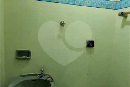 Sobrado à venda com 3 quartos, sendo 1 suíte,  em Chácara Santo Antônio, São Paulo, SP