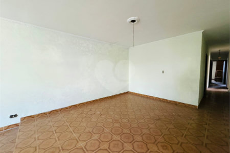 Casa à venda com 4 quartos, sendo 2 suítes,  em Vila Galvão, Guarulhos, SP