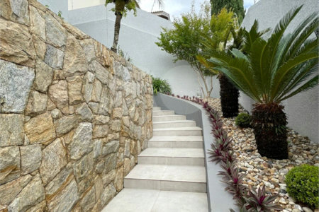 Casa à venda com 3 suítes em Jardim Itaperi, Atibaia, SP
