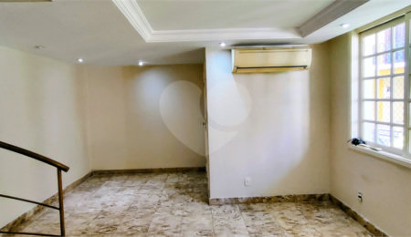 Casa de Vila à venda com 3 quartos, sendo 2 suítes, no condomínio Conjunto Archer José Higino, Rio de Janeiro - RJ