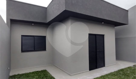 Casa Térrea à venda com 3 quartos, sendo 1 suíte, no Centro, Bom Jesus dos Perdões, SP