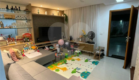 Casa à venda com 3 quartos, sendo 1 suíte,  no condomínio Villagio Campo Grande, São Paulo - SP