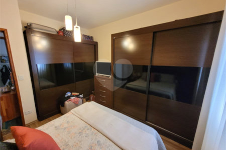 Sobrado à venda com 2 quartos em Vila Nivi, São Paulo, SP
