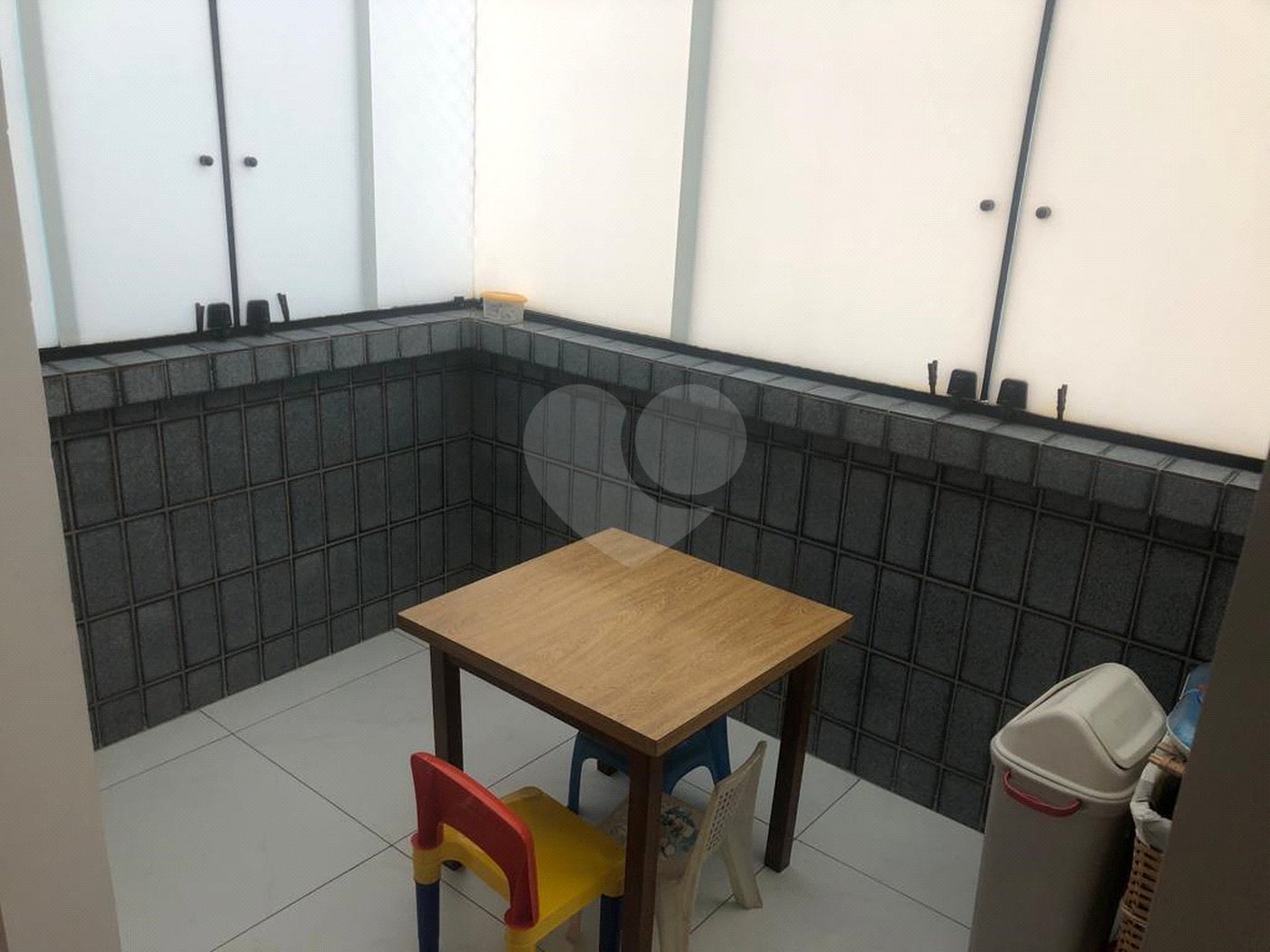 Duplex à venda com 5 quartos, sendo 4 suítes, em Aviação, Praia Grande, SP