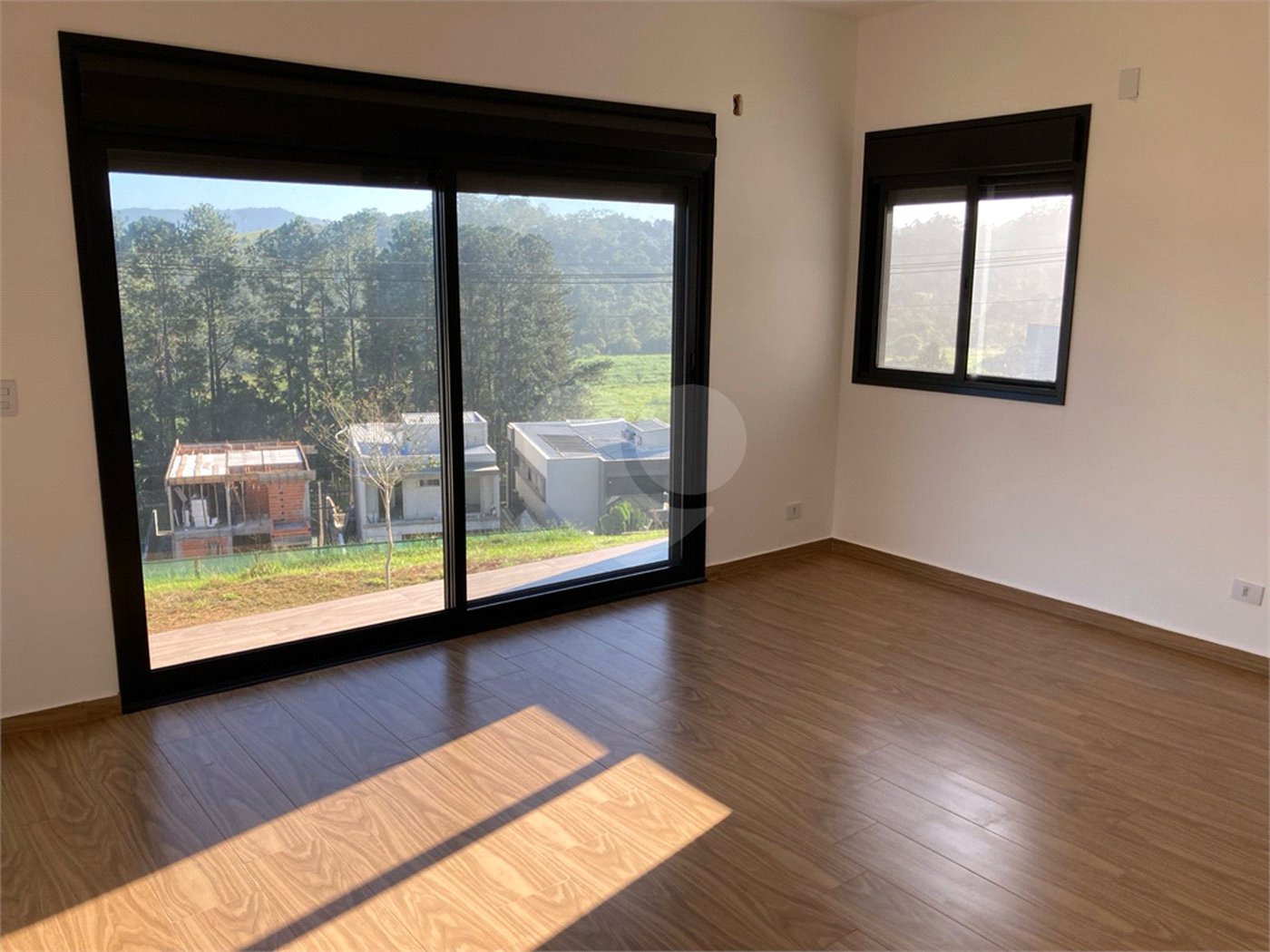 Casa à venda com 4 quartos, sendo 3 suítes,  no condomínio Reserva Granja Anita, Mogi das Cruzes - SP