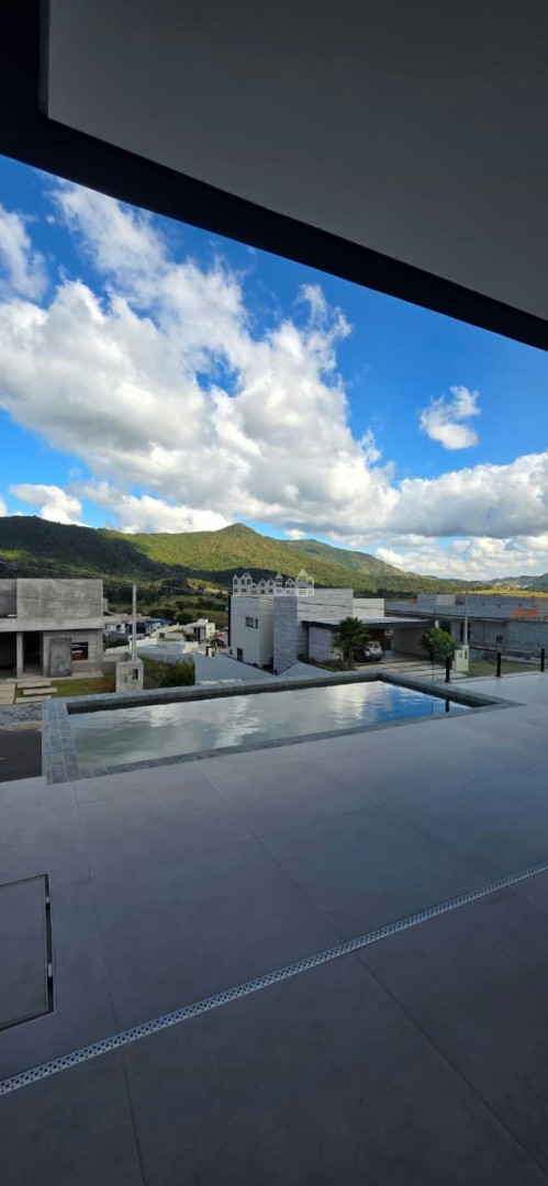 Casa, 3 quartos, 220 m² - Foto 1