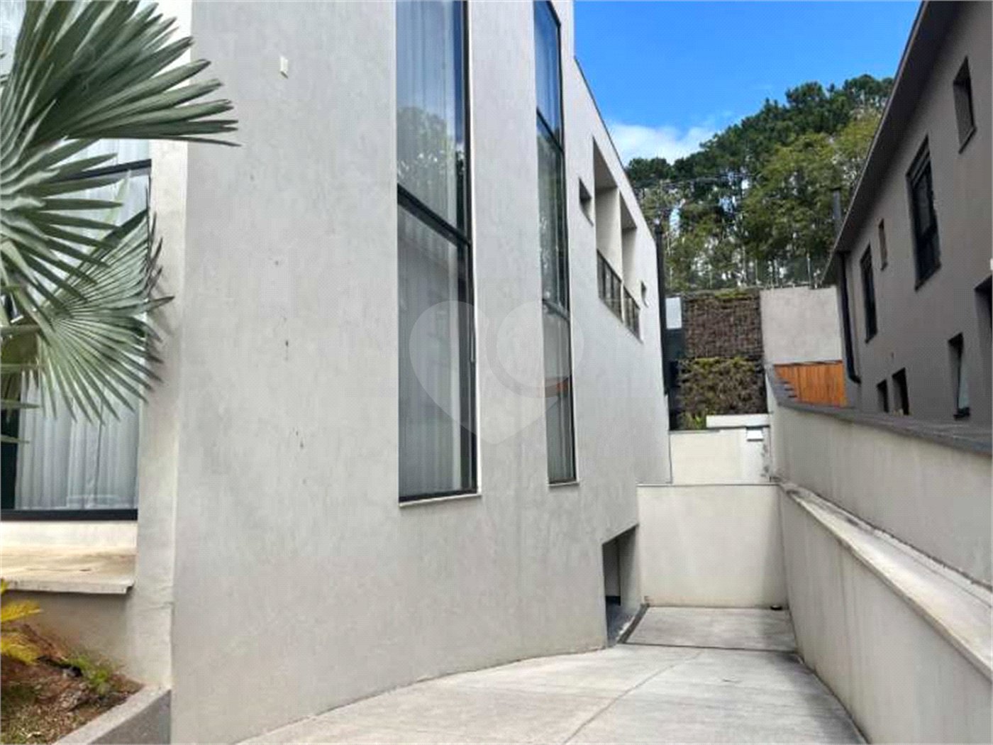 Casa à venda com 5 suítes no condomínio Tamboré II, Santana de Parnaíba - SP