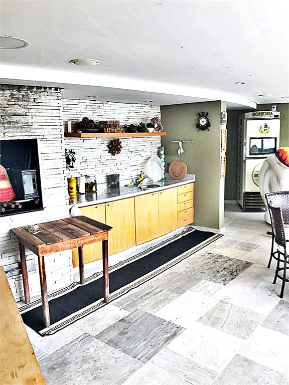 Casa à venda com 4 suítes no condomínio Residencial Jd. Ibiratiba, São Paulo - SP