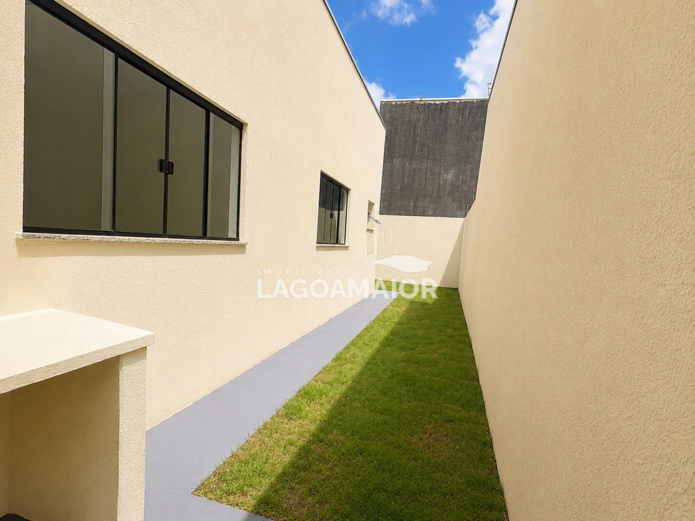 Casa à venda com 2 quartos, sendo 1 suíte, em Vila Nova, Três Lagoas - MS