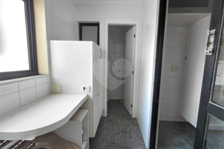 Apartamento à venda com 3 suítes em Vila Romana, São Paulo, SP