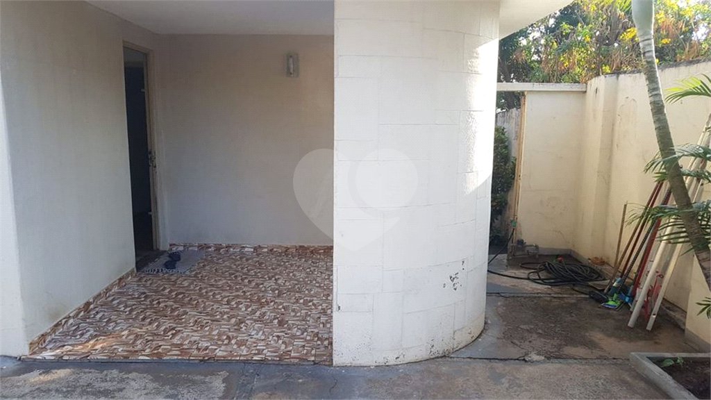 Casa térrea para venda em Araraquara/SP.