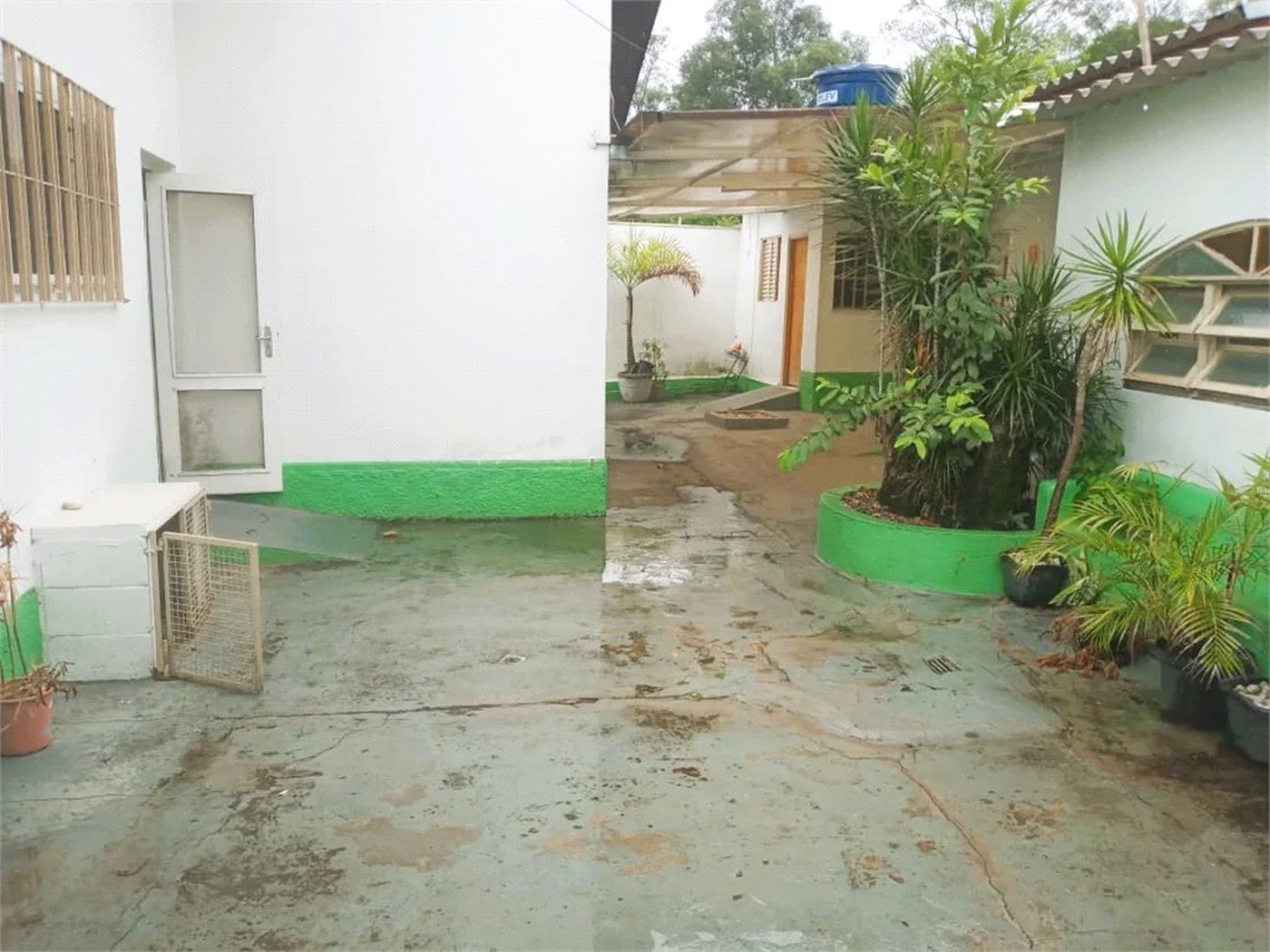 Casa à venda ou para alugar com 7 quartos, sendo 2 suítes, em Jardim Peri Peri, São Paulo, SP