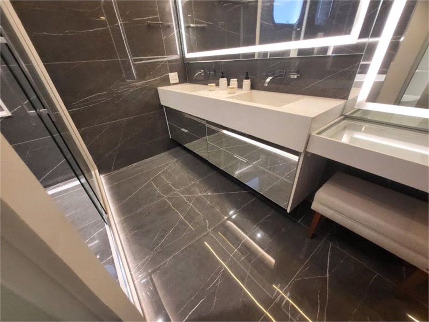 Apartamento Residencial à venda, Gonzaga, Santos - AP0849.