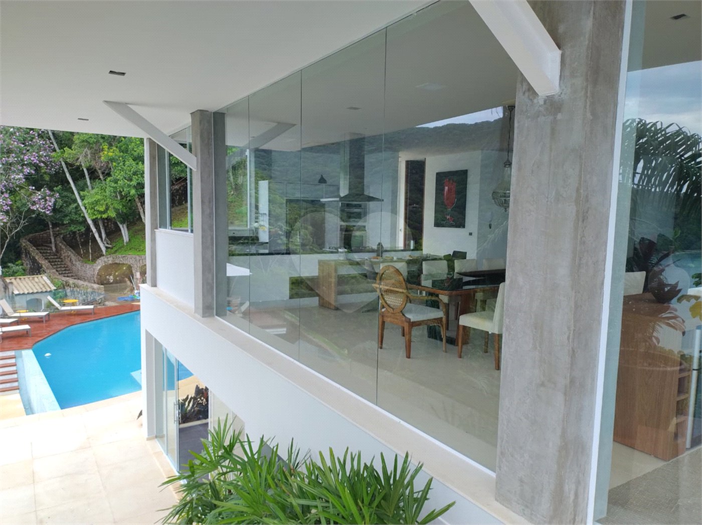 Casa à venda com 4 suítes em Praia Vermelha, Ubatuba, SP