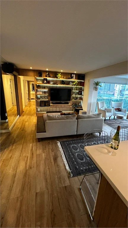 Apartamento à venda com 3 suítes em Vila Gertrudes, São Paulo, SP