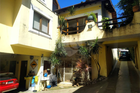 Sobrado à venda com 4 quartos, sendo 1 suíte, em Chácara Monte Alegre, São Paulo, SP