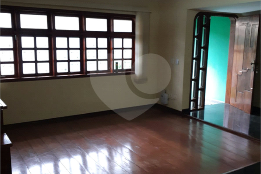 Sobrado à venda com 3 quartos, sendo 1 suíte, em Vila Tibagi, Guarulhos, SP