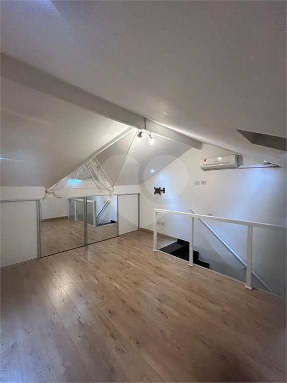 Casa à venda ou para alugar com 3 quartos, sendo 2 suítes,  no condomínio Residencial Erika, São Paulo - SP