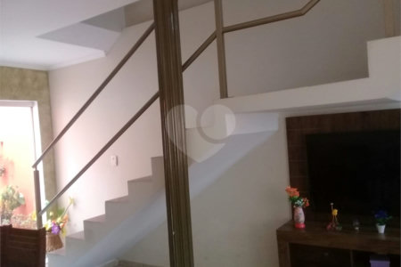 Sobrado à venda com 2 quartos, sendo 1 suíte, em Vila Barth, Itapetininga, SP
