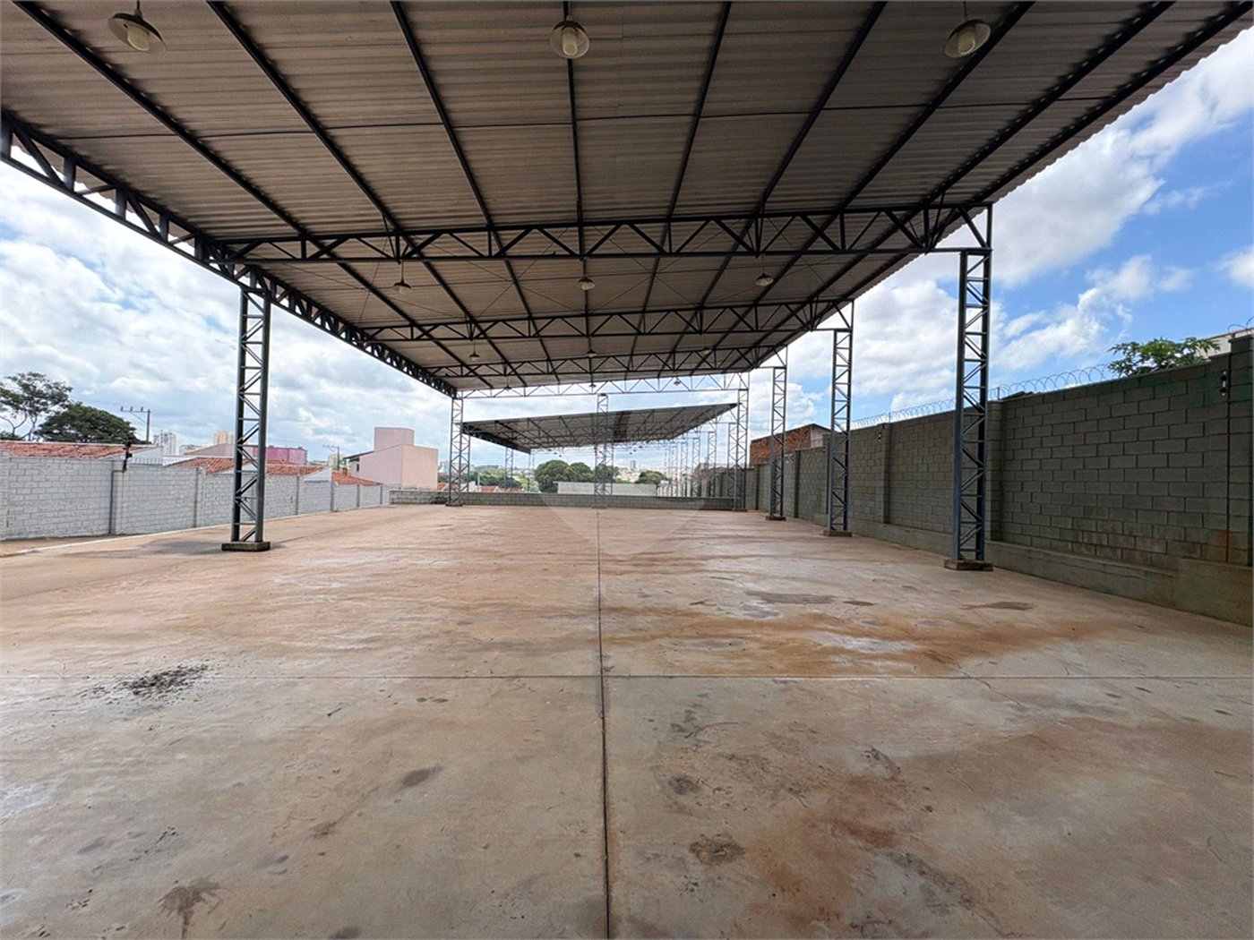 Galpão comercial á venda.