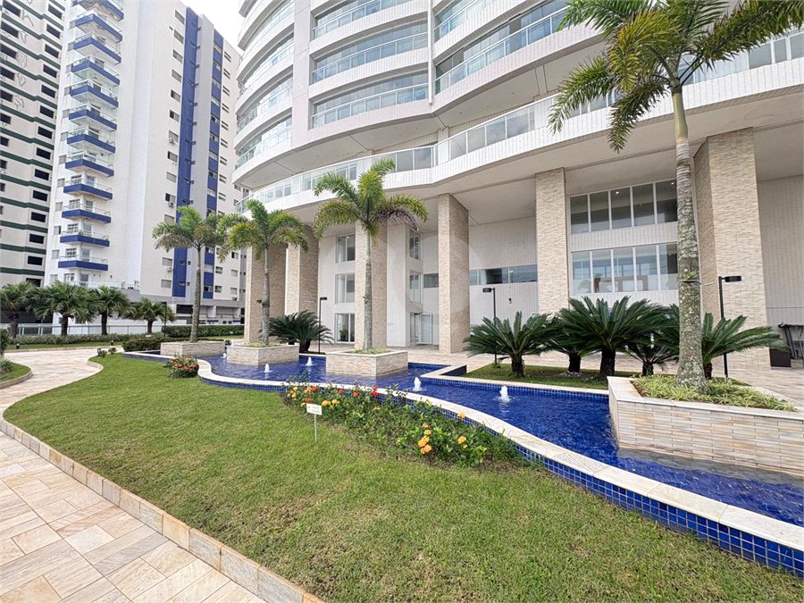 Apartamento à venda com 2 quartos, sendo 1 suíte,  em Boqueirão, Praia Grande, SP