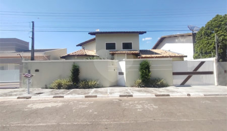 Casa à venda com 3 quartos, sendo 1 suíte, em Jardim Panorama, Valinhos, SP