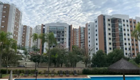 Apartamento à venda com 3 quartos, sendo 1 suíte, em Cidade São Francisco, São Paulo, SP