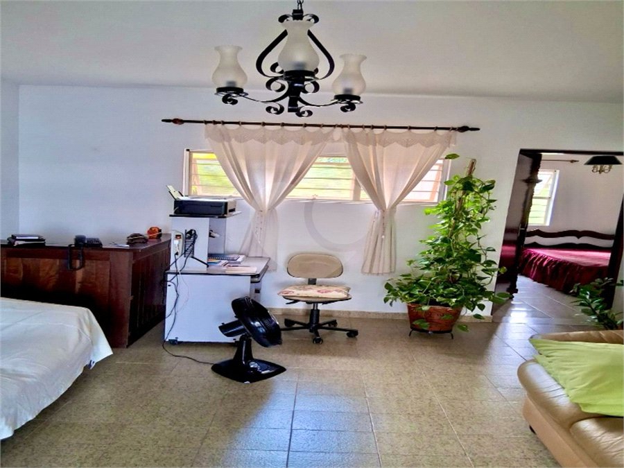 Chácara à venda com 4 quartos, sendo 1 suíte,  em Colinas II, Araçoiaba da Serra, SP