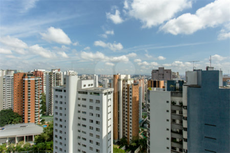 Apartamento à venda com 4 suítes em Vila Suzana, São Paulo, SP