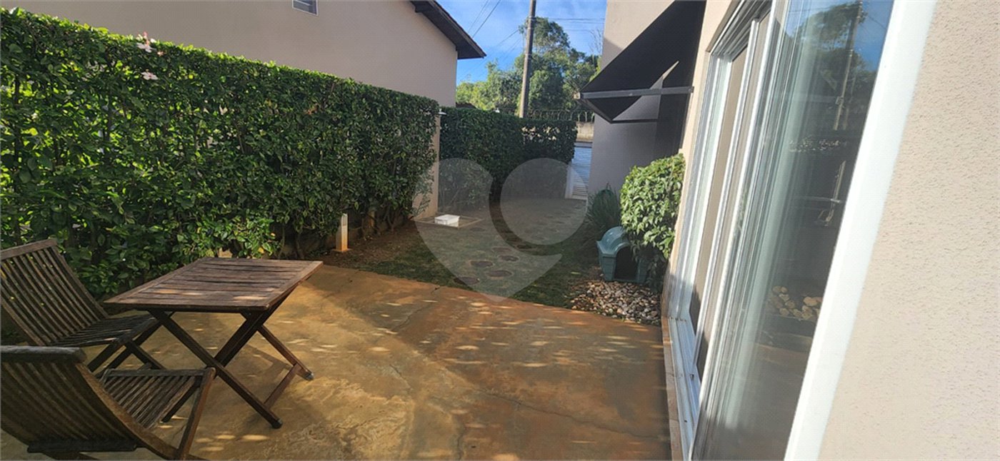 Casa à venda com 5 quartos, sendo 3 suítes, no condomínio Residencial Saint German, Araçoiaba da Serra - SP