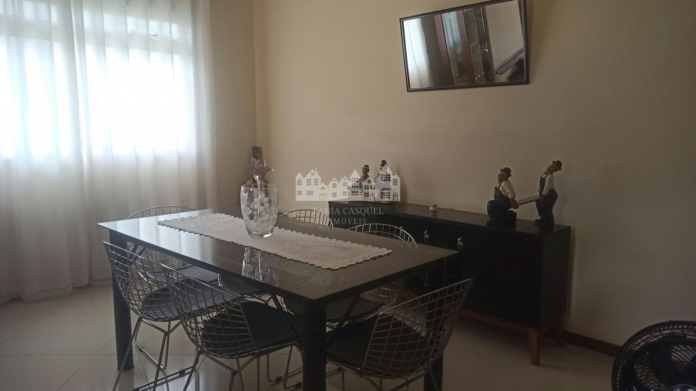 Casa à venda com 3 quartos, sendo 1 suíte, no condomínio Serra da Estrela, Atibaia - SP