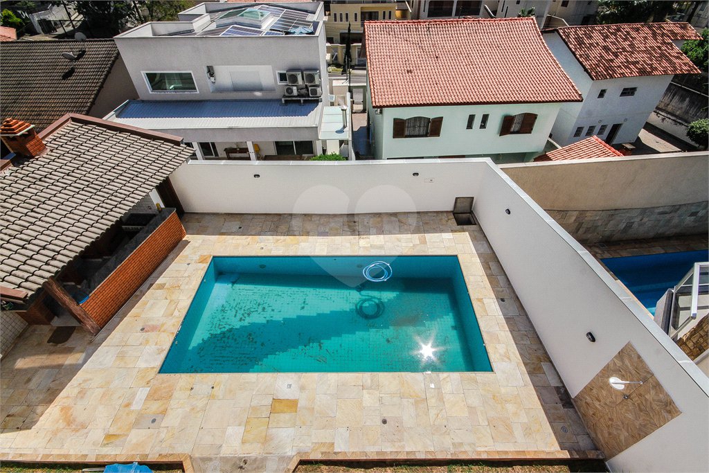 Casa à venda com 4 quartos, sendo 3 suítes, em City América, São Paulo, SP