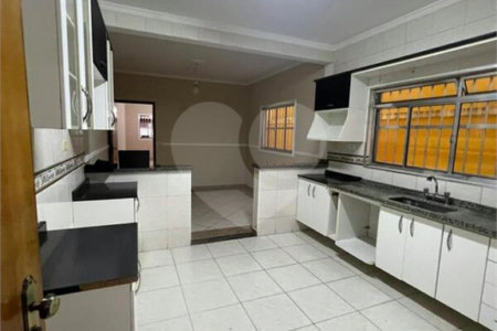 Sobrado à venda com 3 quartos, sendo 1 suíte, em Vila Piauí, São Paulo, SP