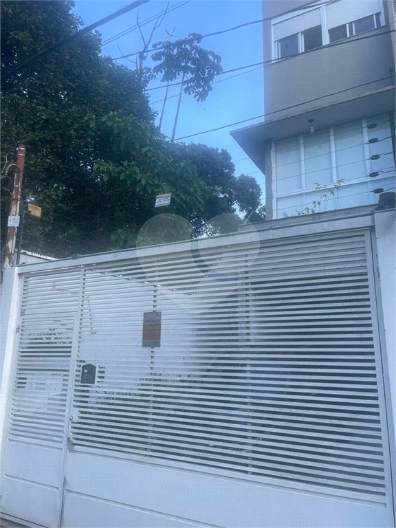 Sobrado à venda com 3 suítes em Horto, São Paulo, SP