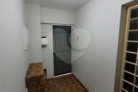 Sobrado à venda com 4 quartos em Vila Jurema, Ferraz de Vasconcelos, SP