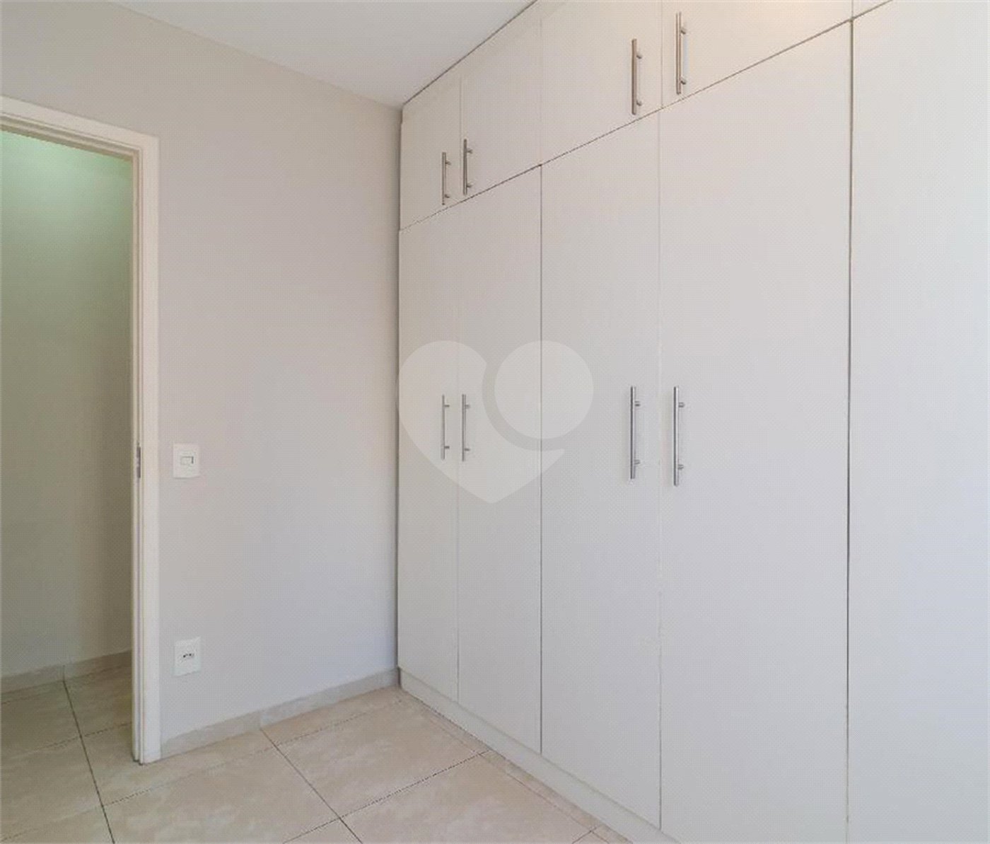 Apartamento à venda com 3 quartos, sendo 1 suíte, em Parque Reboucas, São Paulo, SP
