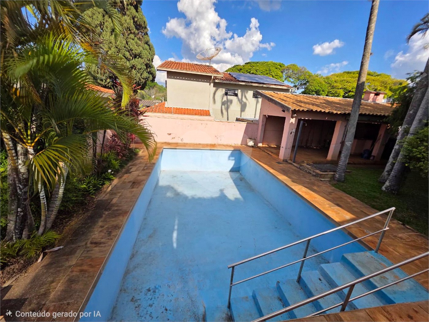 Casa Térrea 5 quartos bem localizada com piscina.