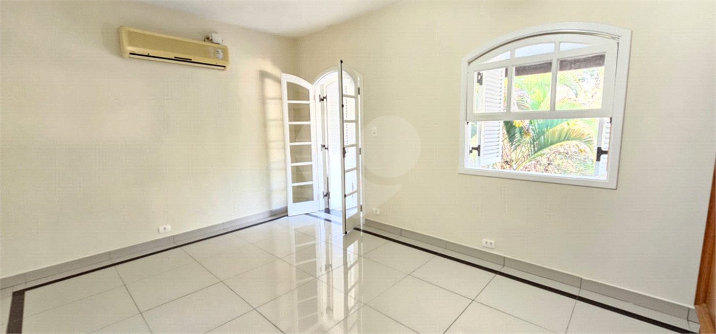 Sobrado à venda com 3 quartos, sendo 1 suíte,  em Jardim Humaitá, São Paulo, SP