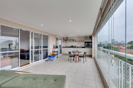 Apartamento à venda com 4 quartos, sendo 2 suítes, em Santo Amaro, São Paulo, SP