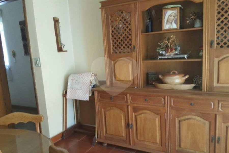 Sobrado à venda com 4 quartos, sendo 1 suíte, em Tremembé, São Paulo, SP