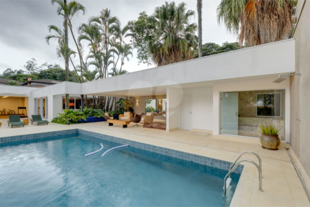 Casa Térrea à venda ou para alugar com 4 suítes em Alto da Boa Vista, São Paulo, SP