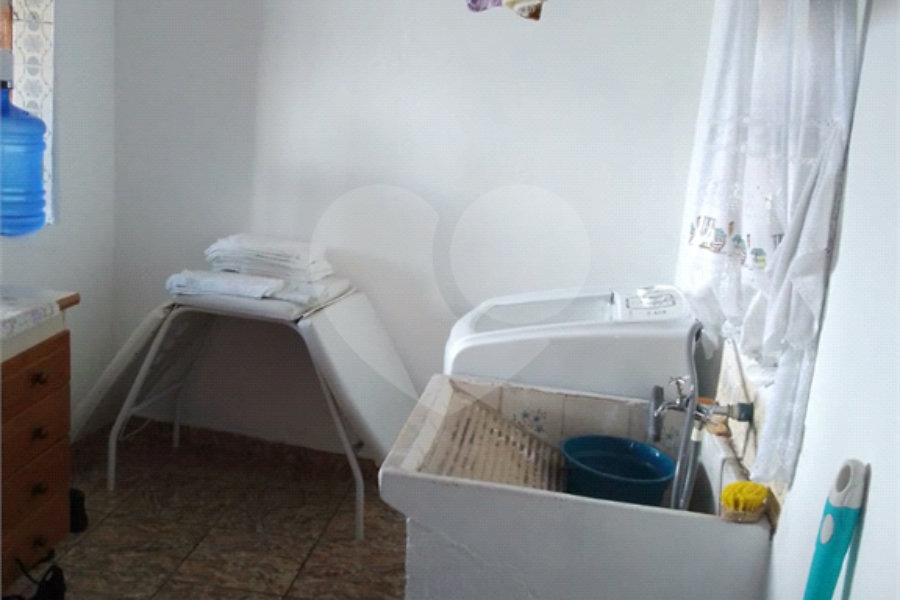Sobrado à venda com 6 quartos em Horto, São Paulo, SP