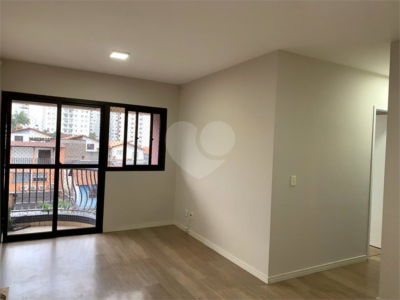 Apartamento à venda com 3 quartos, sendo 1 suíte, em Jardim Marajoara, São Paulo, SP