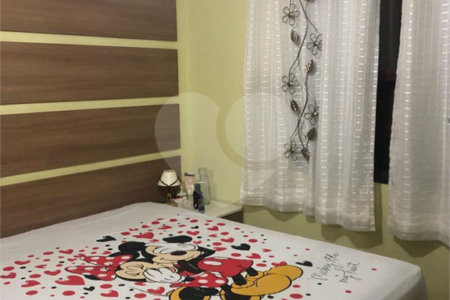 Casa à venda com 3 quartos, sendo 1 suíte, no condomínio Residencial Sabará, São Paulo - SP