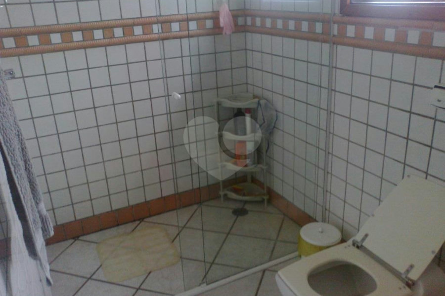 Sobrado à venda com 5 suítes em Enseada, Bertioga, SP